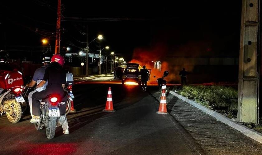 Incêndio destrói viatura da Polícia Militar no Distrito Industrial de Petrolina