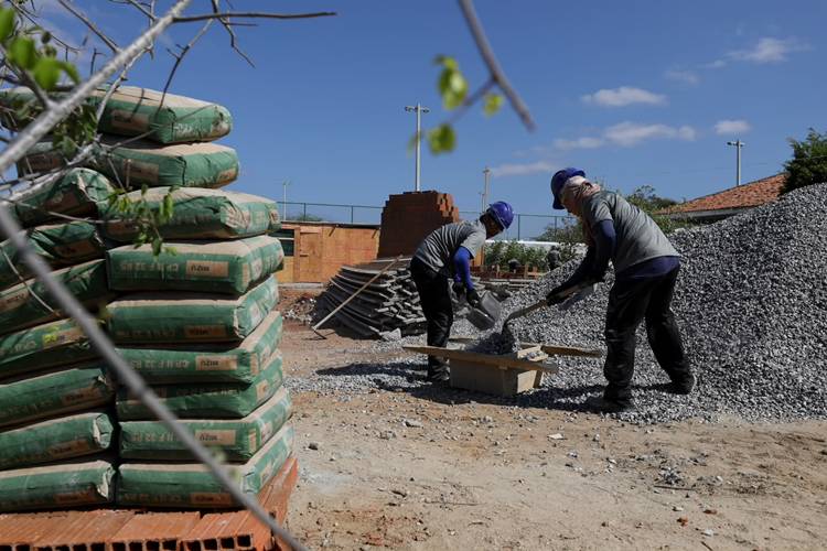 Investimentos de mais de R$ 28,5 milhões em abastecimento, educação e infraestrutura são destinados para Sertânia