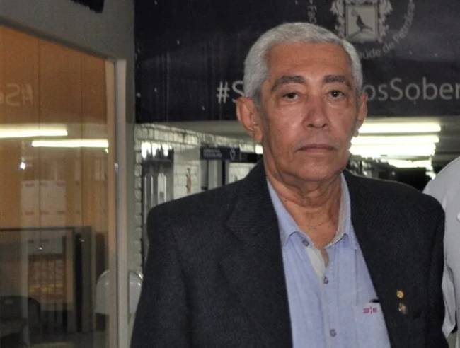 Jornalista Luiz Manoel falece aos 77 anos em Juazeiro, impactando a comunicação local.
