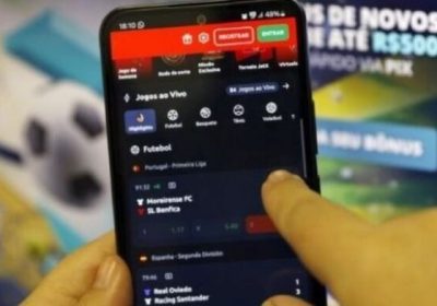 Lula deve assinar Medida Provisória nesta sexta-feira (25) para acabar com as apostas online. Lula deve assinar Medida Provisória nesta sexta-feira (25) para acabar com as apostas online.