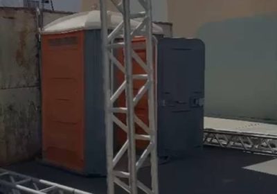 Moradores da Petrolina Antiga se revoltam com montagem de estrutura para serenata Moradores da Petrolina Antiga se revoltam com montagem de estrutura para serenata