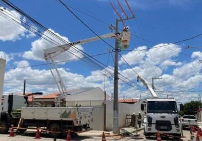 Neoenergia em Pernambuco interromperá fornecimento de energia em quase 10 bairros de Petrolina para realizar melhorias no serviço.