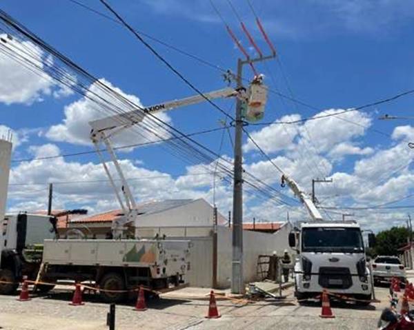 Neoenergia em Pernambuco interromperá fornecimento de energia em quase 10 bairros de Petrolina para realizar melhorias no serviço.