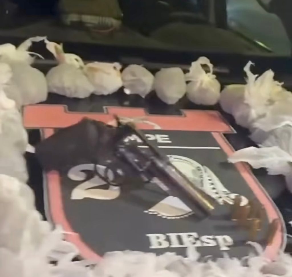 PM apreende arma, munições e quase 1 kg de maconha em ação contra o tráfico em Petrolina.