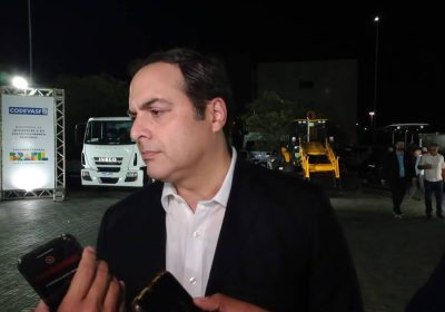 Pedido de João Campos contra propaganda que o associa a Paulo Câmara é rejeitado pela Justiça. Pedido de João Campos contra propaganda que o associa a Paulo Câmara é rejeitado pela Justiça.