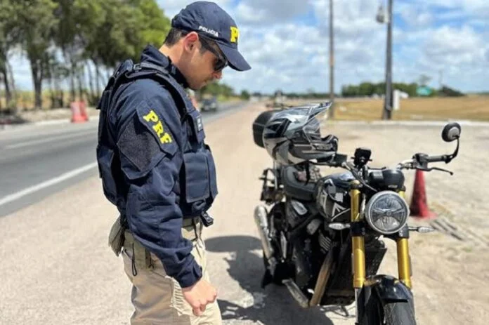 Polícia Rodoviária Federal alerta sobre aumento de acidentes com motocicletas durante a Semana Nacional do Trânsito em Pernambuco
