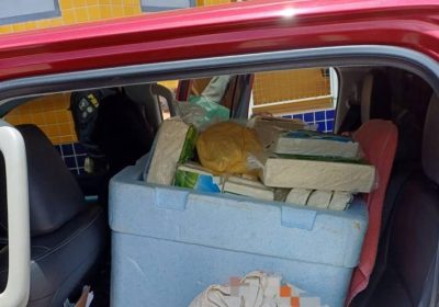 Polícia Rodoviária Federal apreende mais de 230 kg de queijo sem refrigeração no Agreste Polícia Rodoviária Federal apreende mais de 230 kg de queijo sem refrigeração no Agreste
