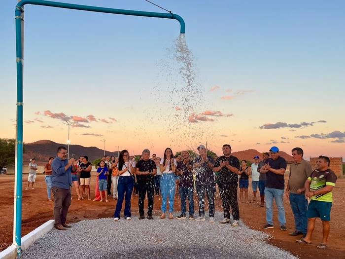 Prefeita de Lagoa Grande inaugura novo sistema de abastecimento no Açude Saco II