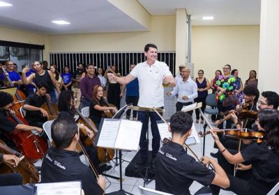 Prefeitura entrega 133 novos instrumentos para Philarmonica, Camerata e Banda Marcial