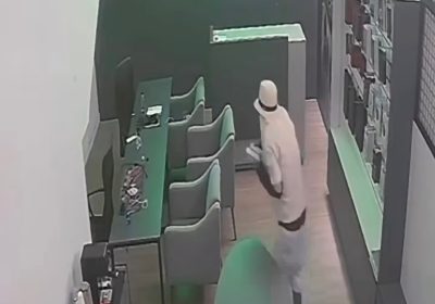 Prejuízo: Loja de celulares é alvo de furto durante a madrugada no Centro de Petrolina
