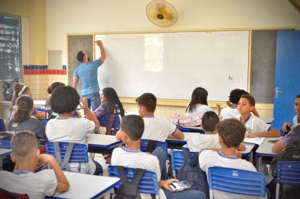 Secretaria de Educação de Pernambuco explica ausência de professores em escola do N-4