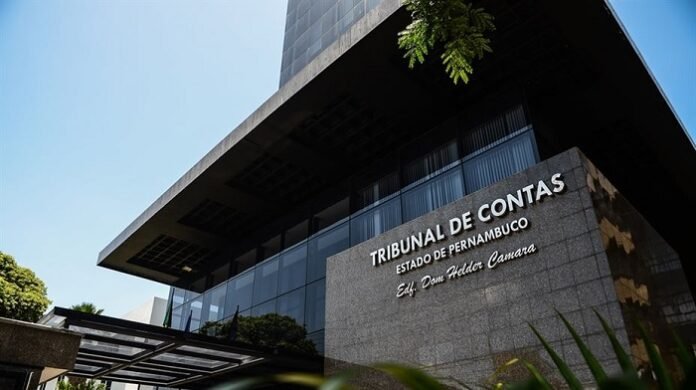 TCE-PE alerta para crescimento de contratações temporárias em prefeituras de Pernambuco; Afrânio (PE) está entre as cidades mencionadas