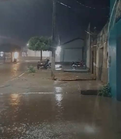 Chegada das chuvas é comemorada em festa pela comunidade rural de Casa Nova