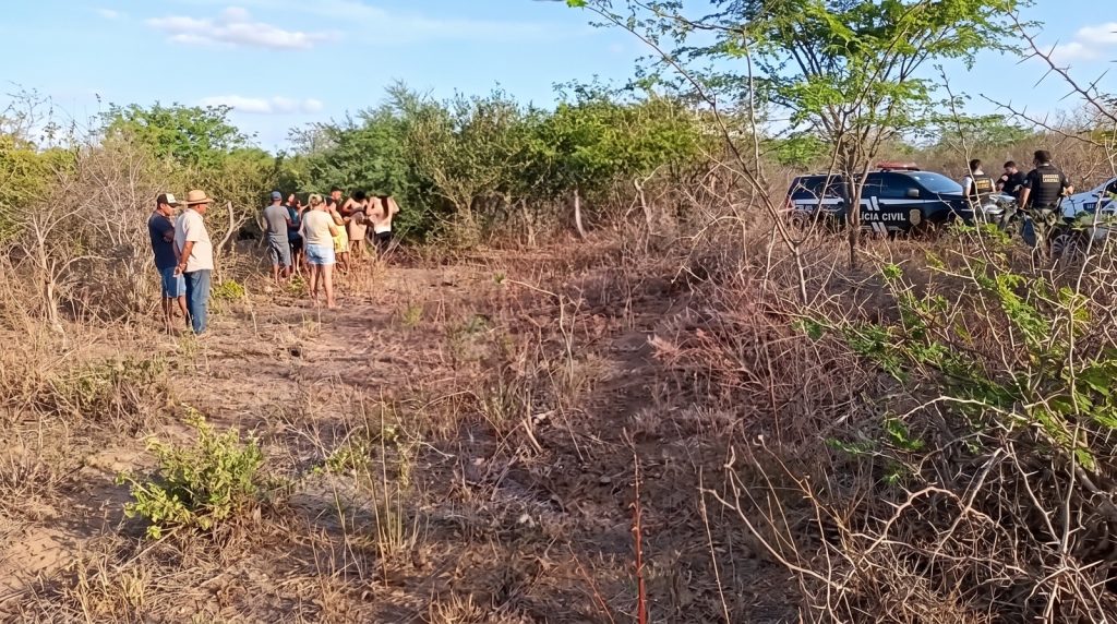 Corpo em estado de decomposição é descoberto na zona rural de Cabrobó; família teme que seja idoso desaparecido há quase sete meses.