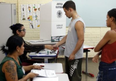 Eleições 2026: Descubra a sequência de votação na urna eletrônica