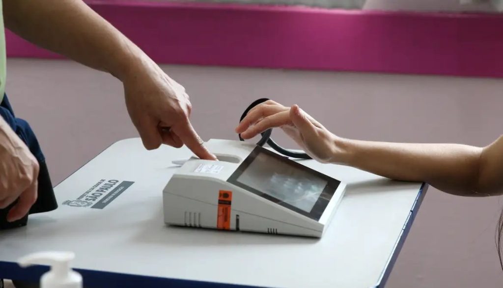 Eleitores sem cadastro biométrico ainda podem votar no segundo turno das eleições