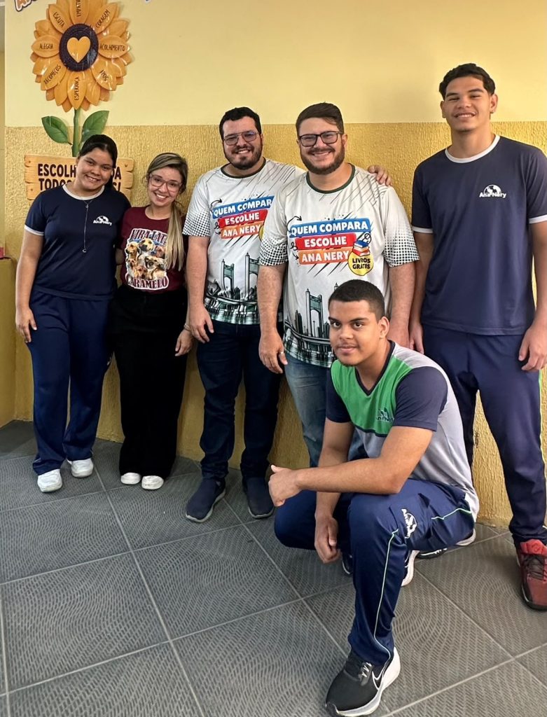 Feira de Empreendedorismo Solidário realizada pela Escola Ana Nery em Petrolina (PE)