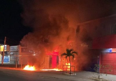 Fogo consome estabelecimento comercial no bairro João XXIII em Juazeiro (BA)