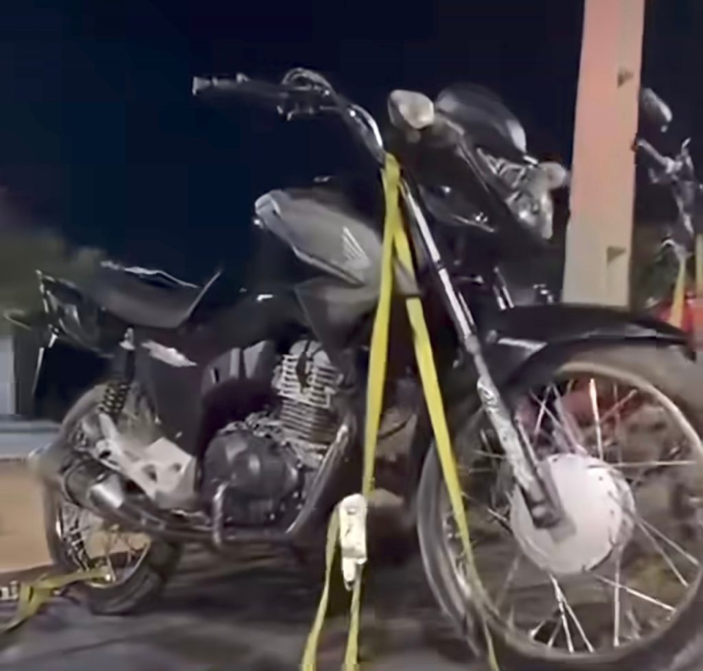 Motociclista que realizava manobras na Orla de Petrolina é detido por policiais do 2° BIEsp e motocicleta é apreendida