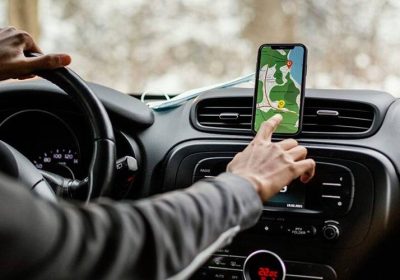 Motorista alerta pais sobre a importância da segurança das crianças em viagens por aplicativo