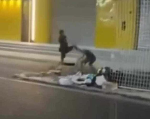 Mulher em situação de rua sofre agressão no terminal de Juazeiro