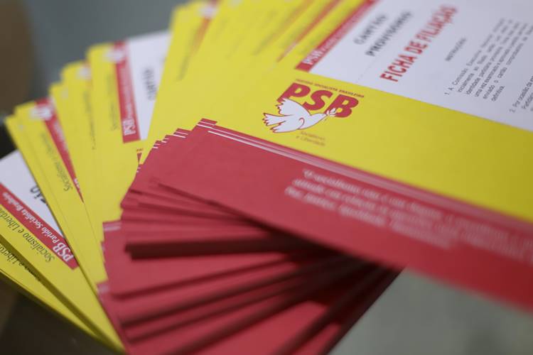 PSB de João Campos conquista maioria de cadeiras na Câmara e Alepe