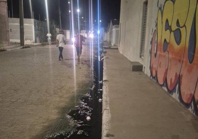 Problema de esgoto no Jardim São Paulo incomoda residentes Problema de esgoto no Jardim São Paulo incomoda residentes