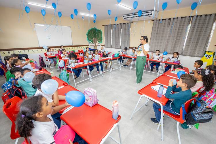 Renovação de matrículas para 2027 na Rede Municipal de Petrolina começa.