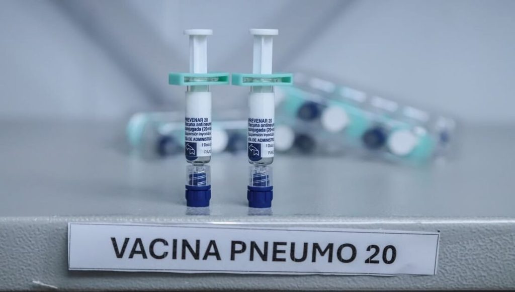 Vacinação com a Pneumo 20 disponível para pernambucanos com 85 anos ou mais