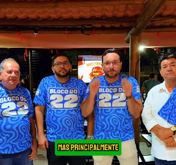 Vereadores de Petrolina (PE) promovem manifestação em apoio a Flávio Bolsonaro no bairro Areia Branca na sexta-feira (23)